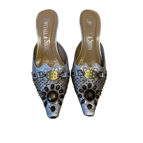 Whittall & Shon Embellished Pointed Toe Slip On Heels Silver Size 7 NWT - Picture 1 of 12